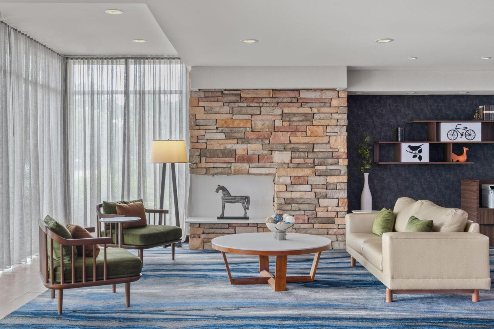 Fairfield Inn & Suites By Marriott Alexandria Exterior photo